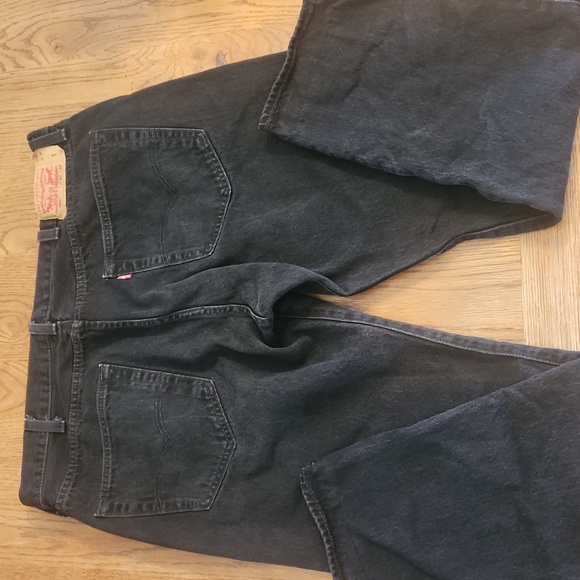Levi's Men 501 Original Fit Straight Leg Button Fly Black Wash Jeans 42X32 - Picture 3 of 7